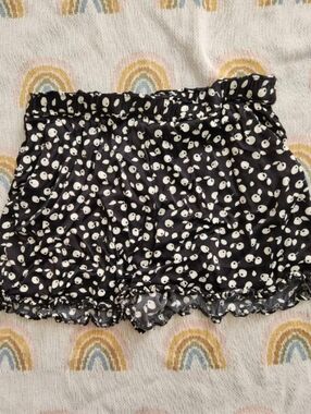 Anthropologie Maeve Black and White Dot Cherry Fruit Large Shorts